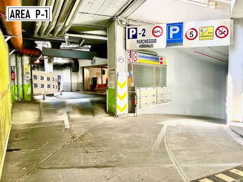 Multipiano Arenaccia - Stazione Centrale Napoli Ingresso area p-1 Multipiano Arenaccia - Stazione Centrale Napoli