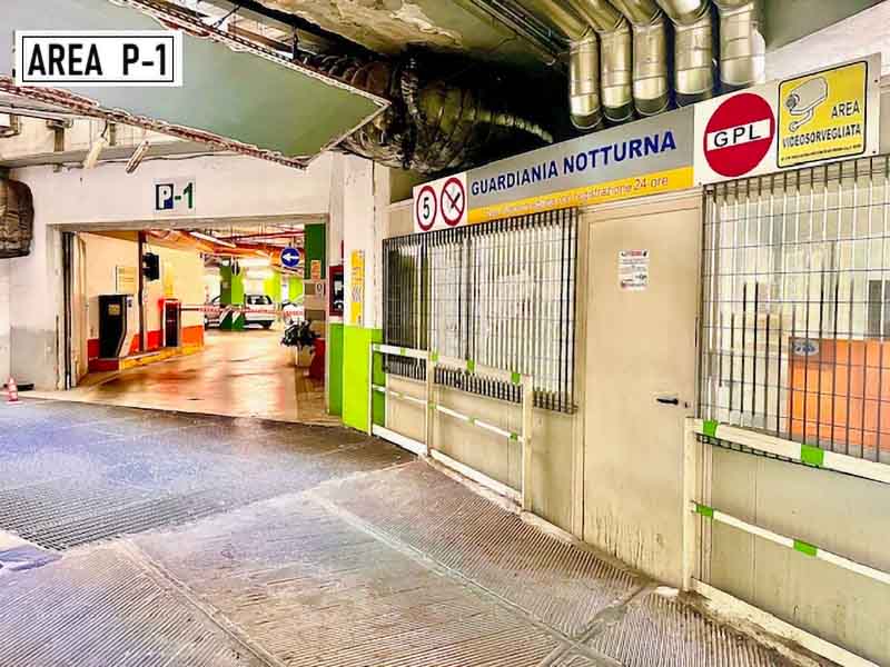 Multipiano Arenaccia - Stazione Centrale Napoli Area p-1 Multipiano Arenaccia - Stazione Centrale Napoli
