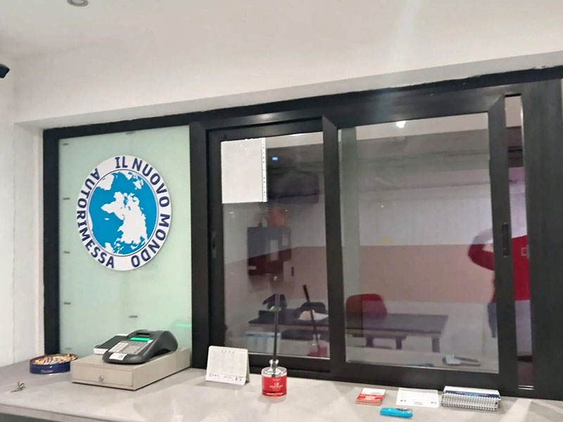 Il nuovo mondo autorimessa - Bari città Reception Il nuovo mondo autorimessa - Bari città