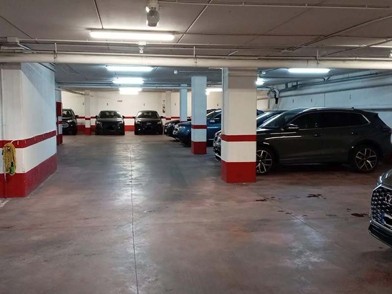 Il nuovo mondo autorimessa - Bari città Posti auto al coperto Il nuovo mondo autorimessa - Bari città