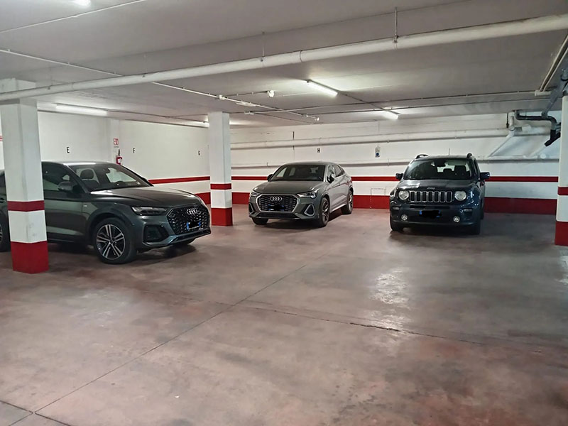 Il nuovo mondo autorimessa - Bari città Posti auto coperti Il nuovo mondo autorimessa - Bari città