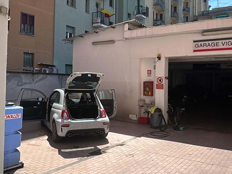 Garage Vignoli - Milano Naviglio Grande Pulizia auto Garage Vignoli - Milano Naviglio Grande