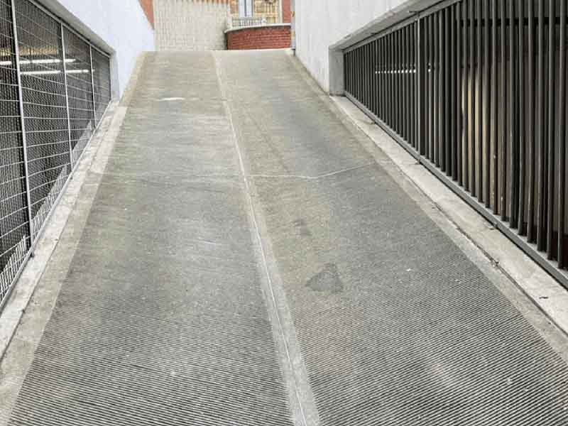 Garage Pam Via Sabotino - Milano centro città Rampa Garage Pam Via Sabotino - Milano centro città
