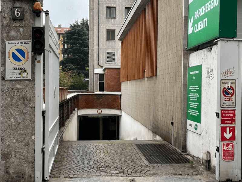 Garage Pam Via Sabotino - Milano centro città Ingresso Garage Pam Via Sabotino - Milano centro città