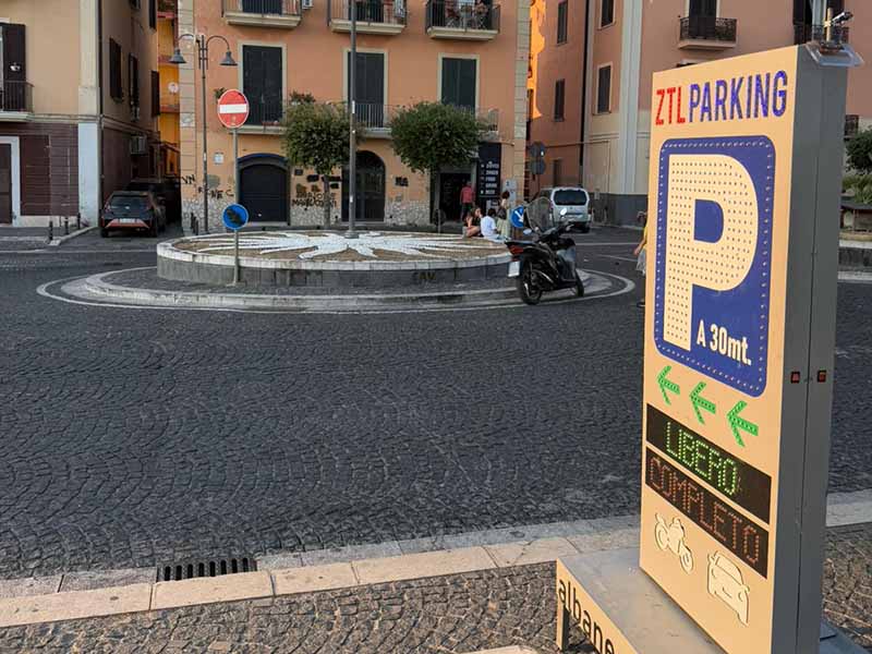 ZTL Parking - Porto Pozzuoli Piazza antistante ZTL Parking - Porto Pozzuoli