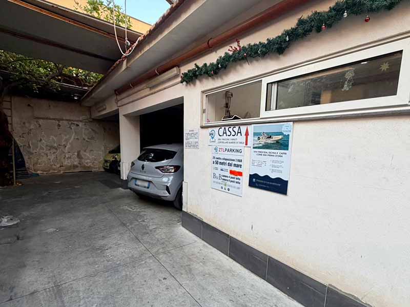 ZTL Parking - Porto Pozzuoli Auto in ingresso ZTL Parking - Porto Pozzuoli