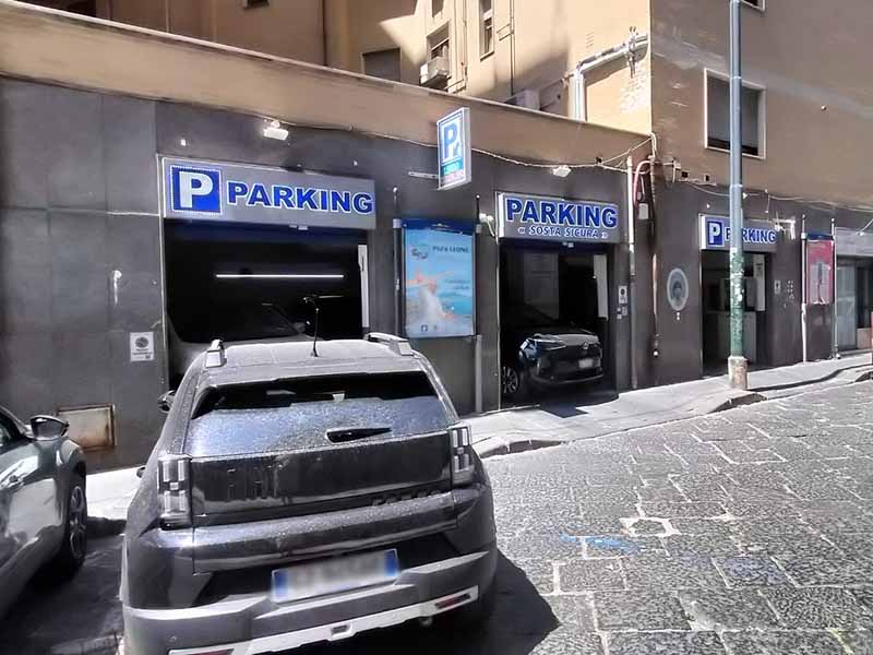 Parking Sosta Sicura - Napoli Centro Ingresso Parking Sosta Sicura - Napoli Centro